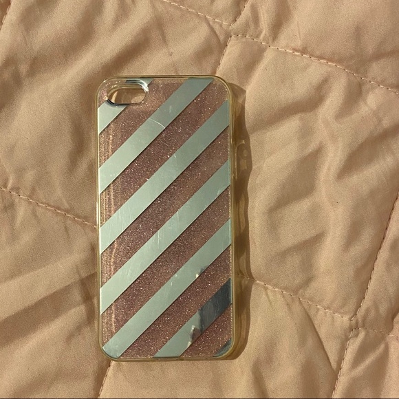 🥀IPHONE SE CASE - Picture 3 of 7